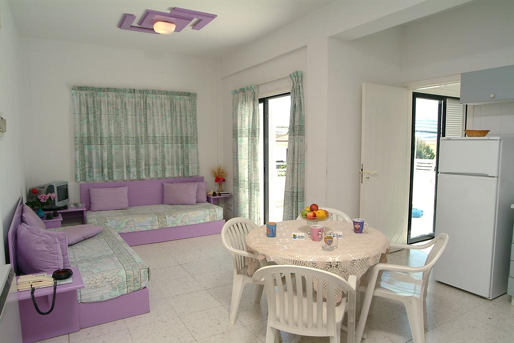 Sunbay Apartments Pyla Exterior foto